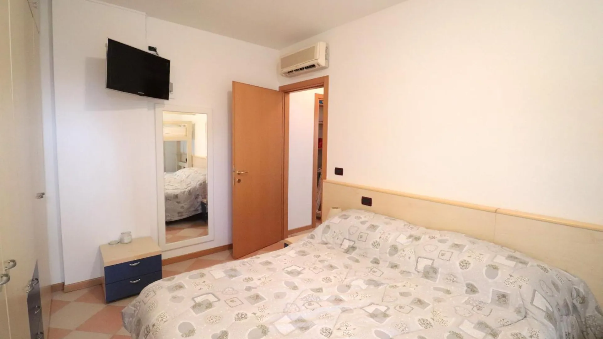 Papaya - Immobiliare Living Apartment Lido di Jesolo Italy